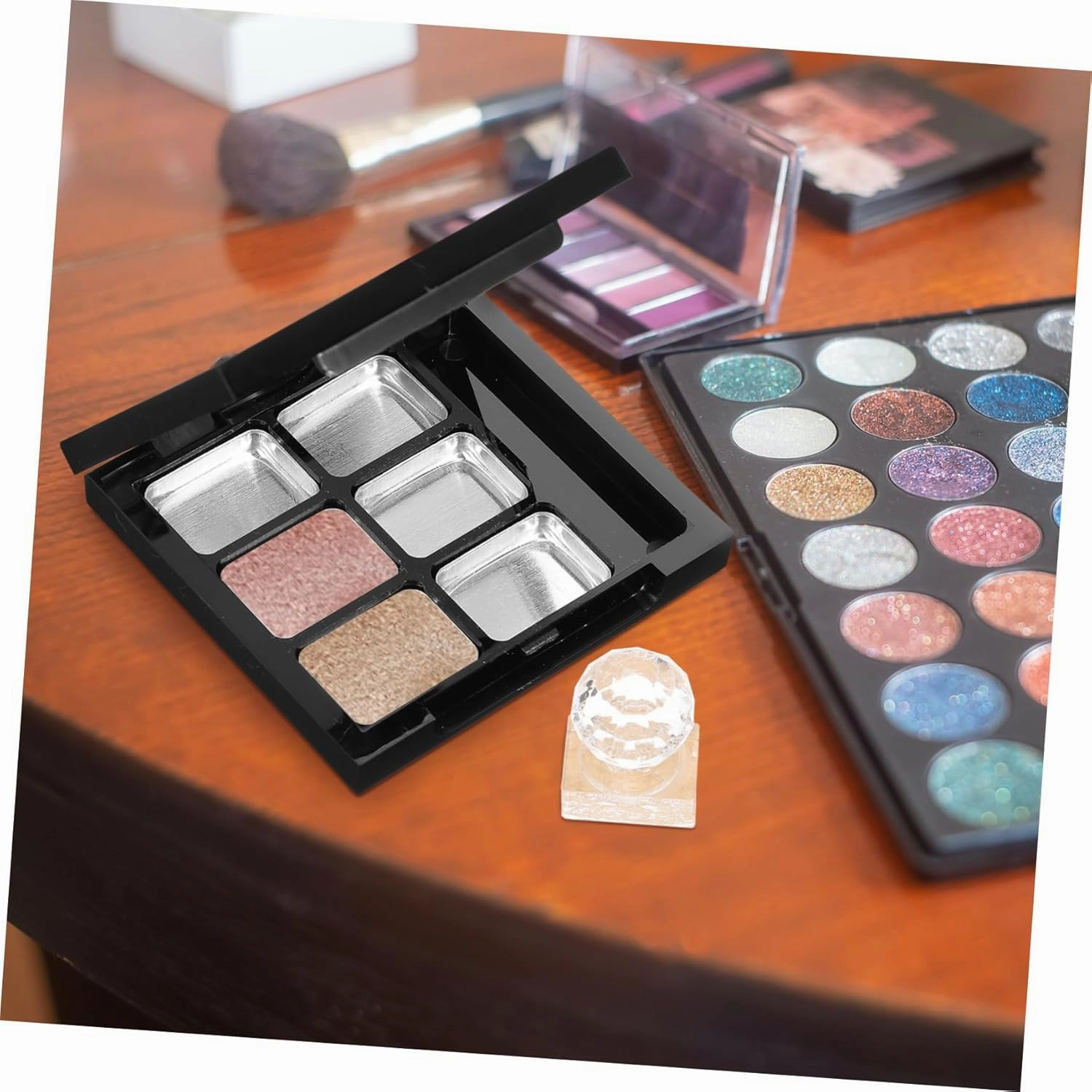 1 Set DIY Empty Eyeshadow Palette with Refillable Plates Compact Organizer for Travel for Lipstick Blush and Eyebrow Powder Women Special Occasions
