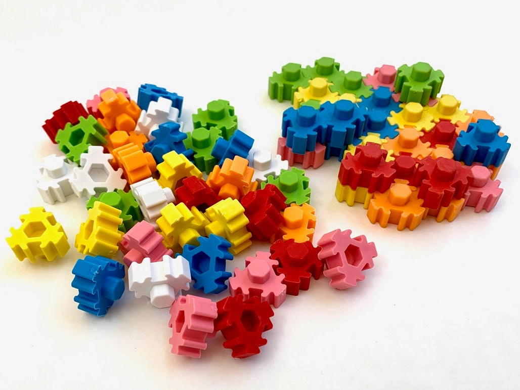 38309 IWAKO HEXAGON PUZZLE ERASER CARDS-10 CARDS