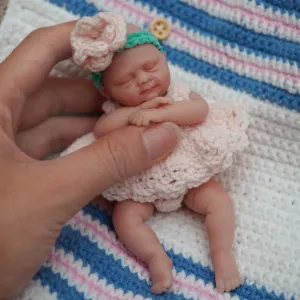 4.5 Inch Mini Reborn Baby Dolls ，Silicone Baby Girl Anne,Tiny Silicone Baby Dolls ，Mini Realistic Newborn Baby Dolls Silicone Full Body Stress Relief