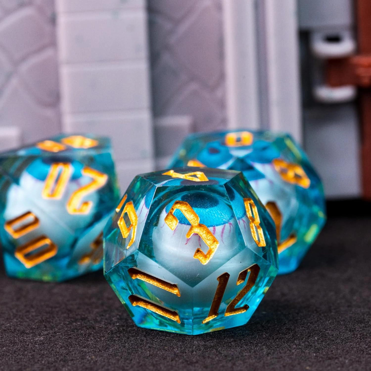 Cusdie 7-Die Liquid Core Eye Dice Handmade DND Dice Set Sharp Edges, Floating Eyeball Dice for Dungeons and Dragons Tabletop Role Playing Game(Blue Eyeball)