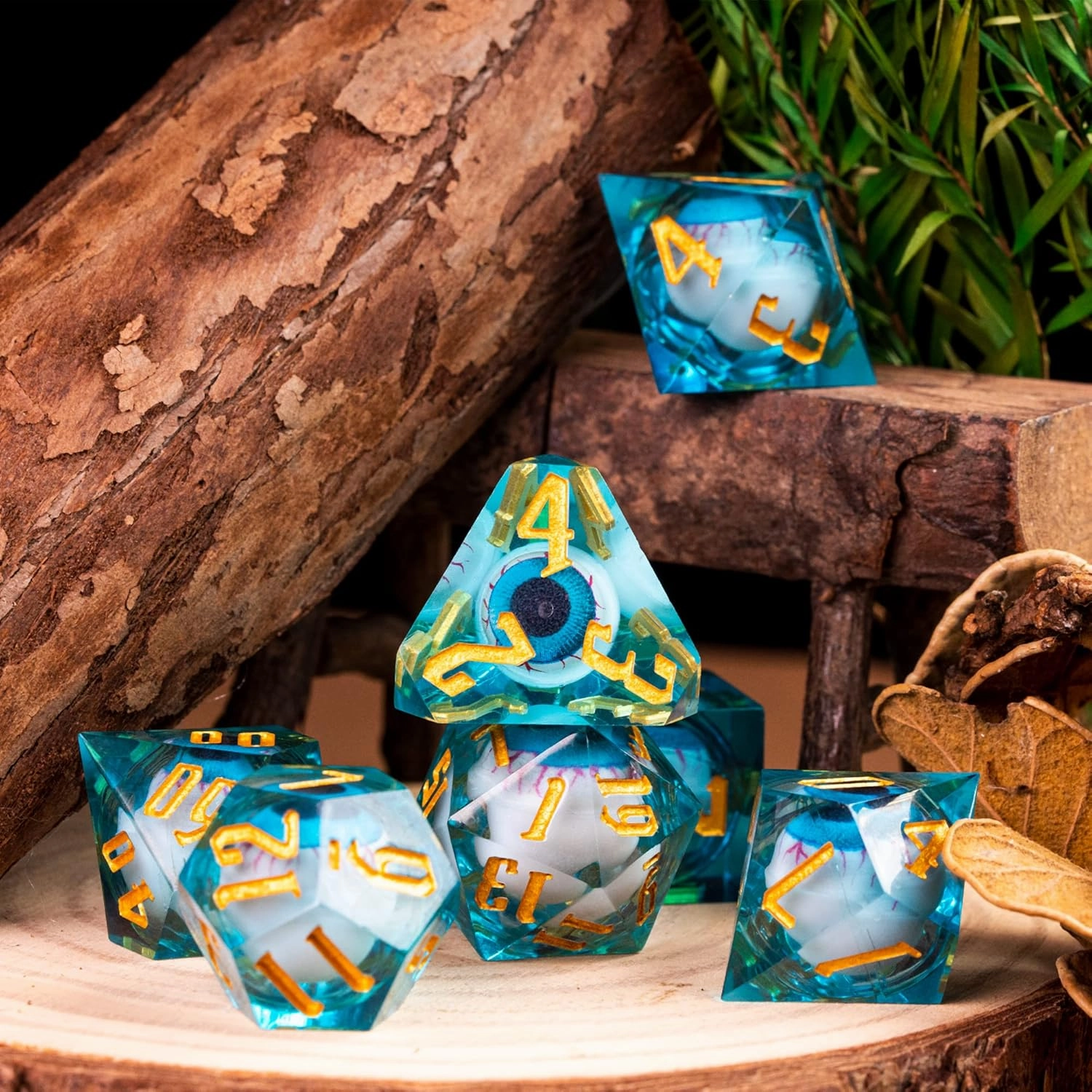 Cusdie 7-Die Liquid Core Eye Dice Handmade DND Dice Set Sharp Edges, Floating Eyeball Dice for Dungeons and Dragons Tabletop Role Playing Game(Blue Eyeball)