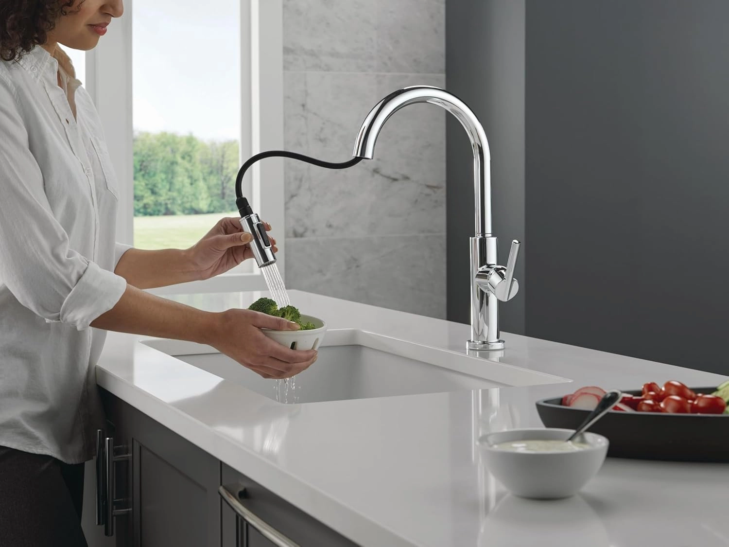 Delta 19867LF Nicoli 1.8 GPM Single Hole Pull Down Kitchen Faucet - Includes Escutcheon - Chrome