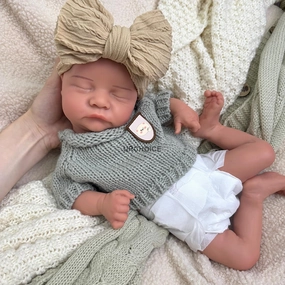 Full Body Silicone Reborn Baby Dolls, 18 inch Realistic Newborn Boy Handmade Painted Doll for Children Gift Tan