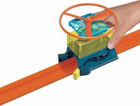 HOT WHEELS Track Builder Playset Drone Lift-Off Pack, 6 Component Parts, Includes 1:64 Scale Toy Car