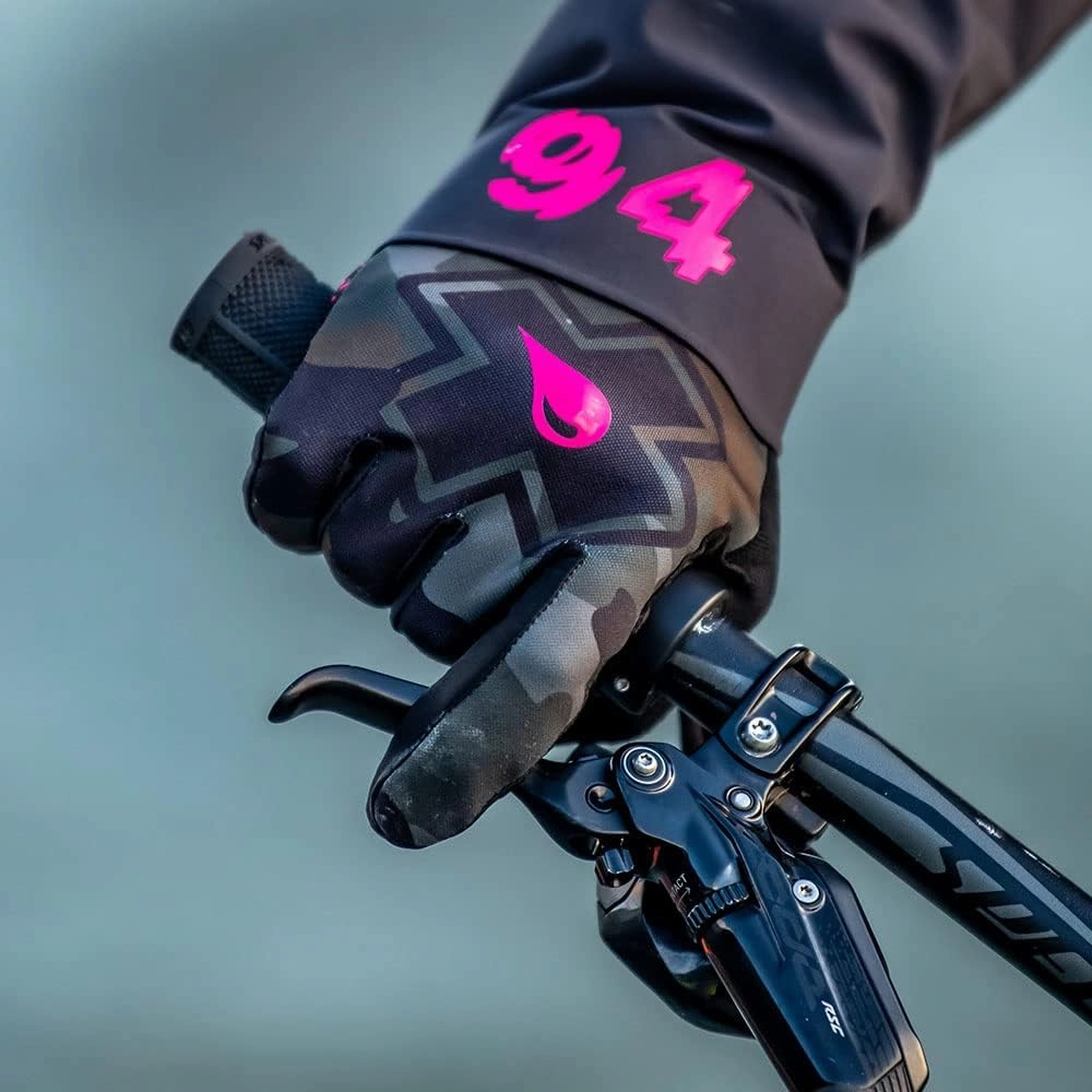 Muc Off Camo MTB Gloves, Premium, Handmade Slip-On Gloves for Bike Riding - Breathable, Touch-Screen Compatible Material