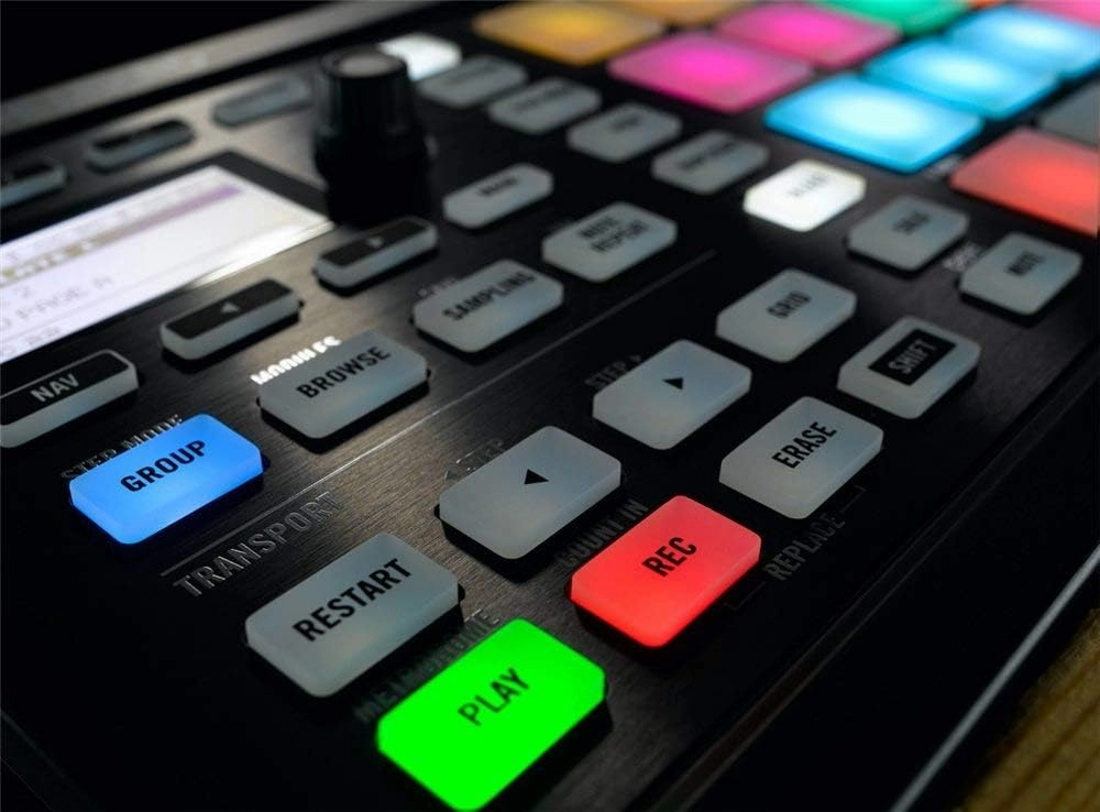 Native Instruments Maschine Mikro MK2 Groove Production Studio, Black