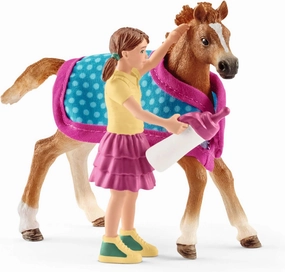 SCHLEICH Horse Club, 4-Piece Playset, Horse Toys for Girls and Boys 5-12 Years Old Foal with Blanket